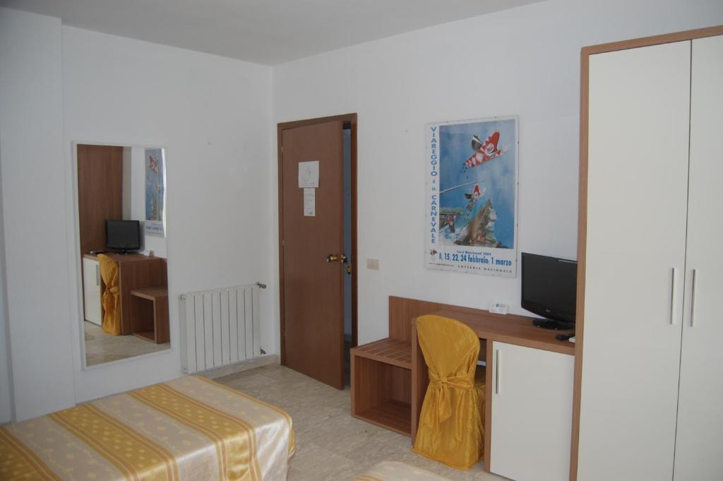Hotel Derna Viareggio Exterior foto
