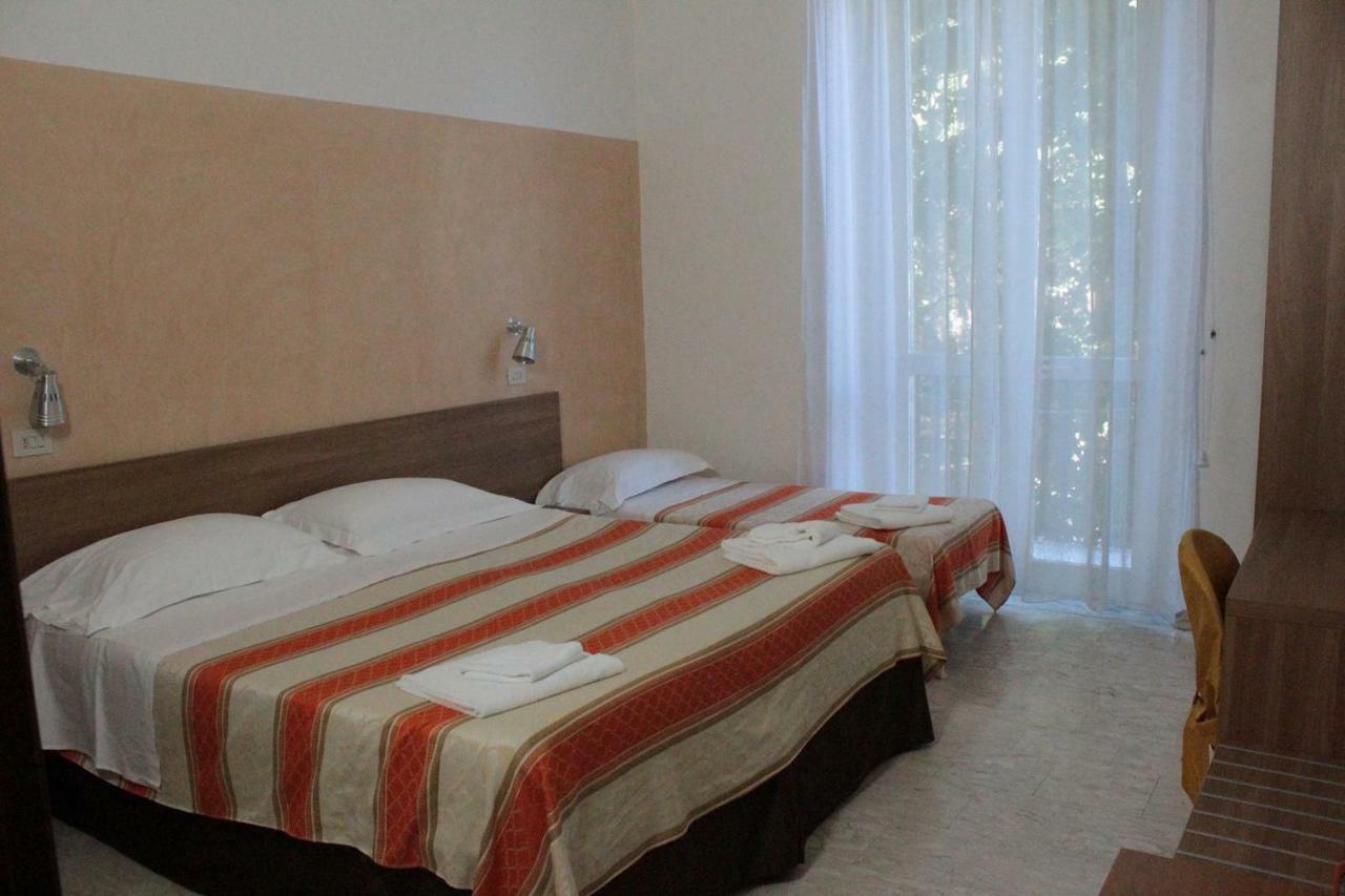 Hotel Derna Viareggio Exterior foto